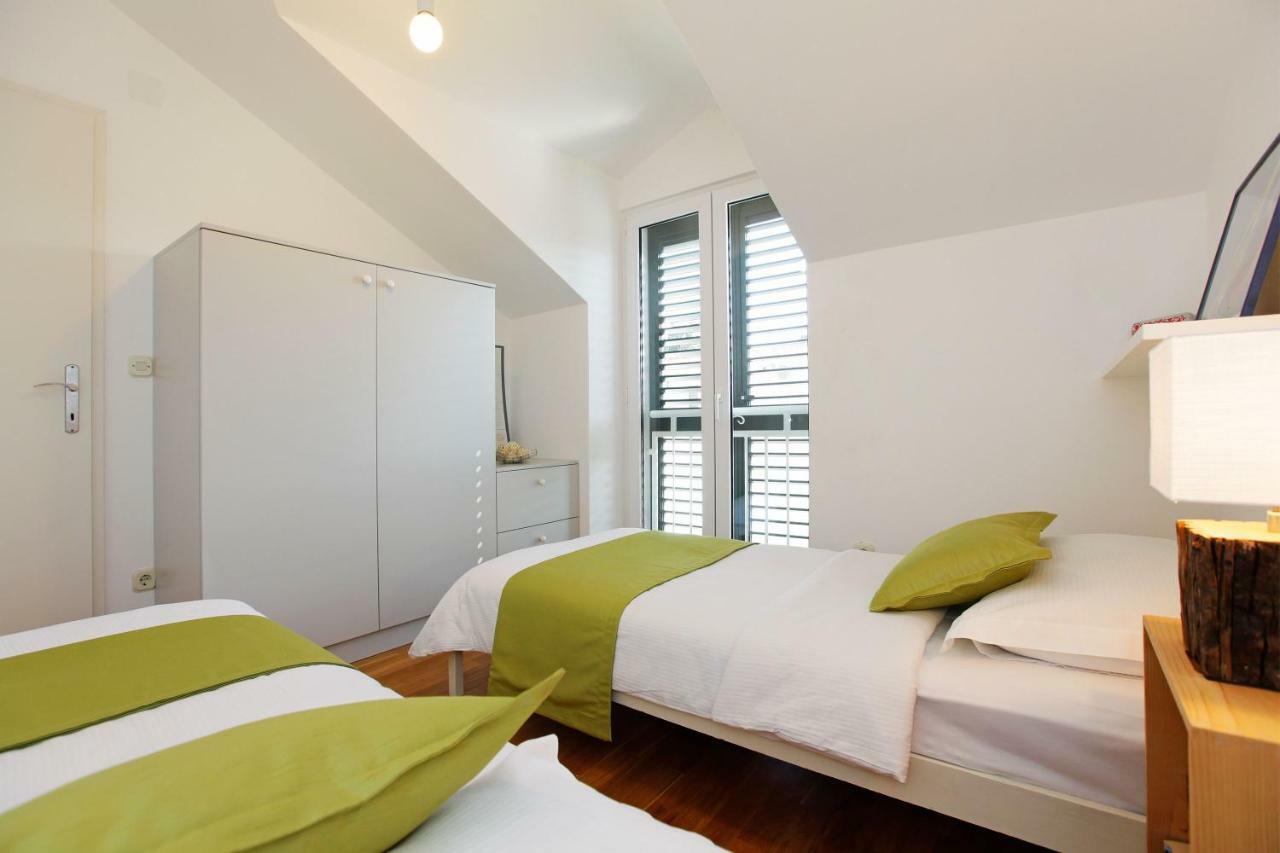 Ferienwohnung Superb Penthouse Luna Bol Exterior foto